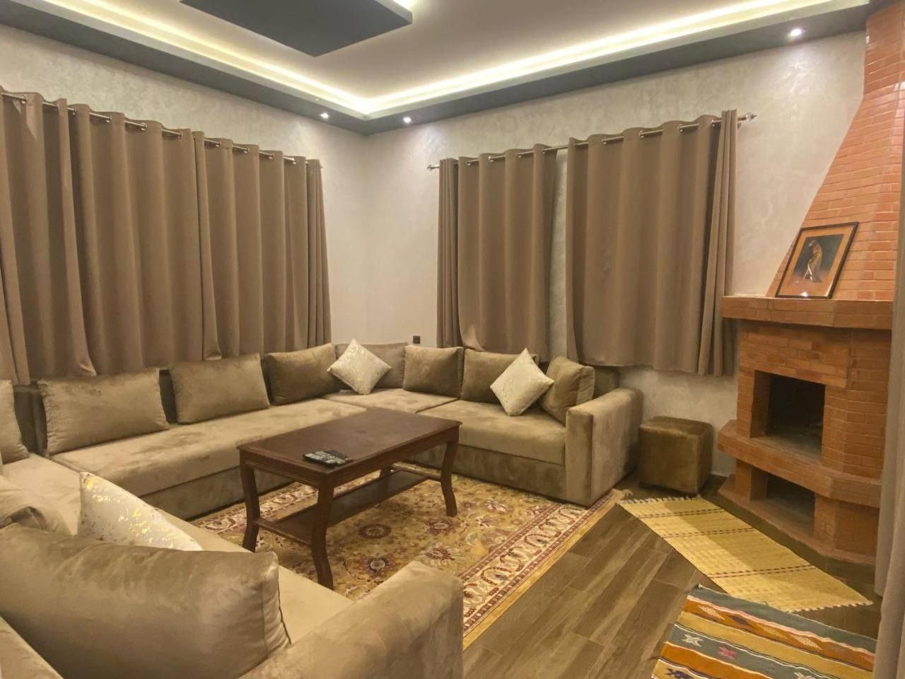 Villa Laarich Suvayr Dış mekan fotoğraf