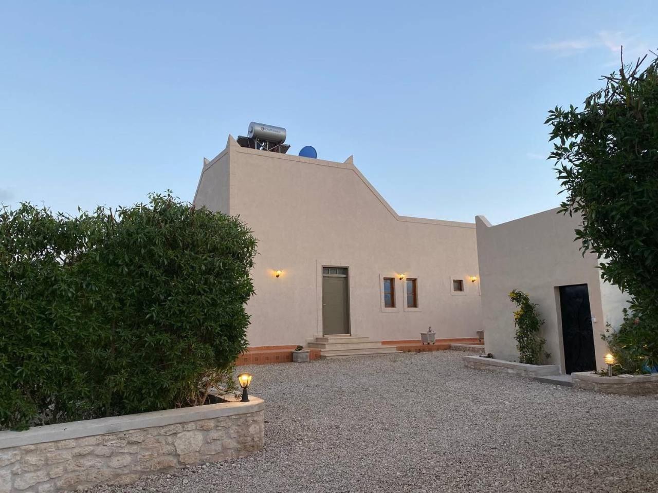 Villa Laarich Suvayr Dış mekan fotoğraf
